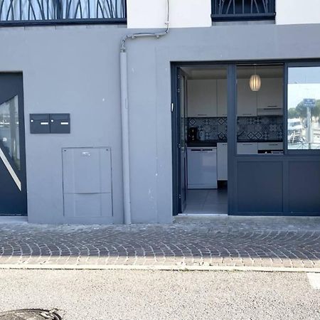 As21673 - Studio En Rez De Chaussee Face Au Canal Le Grau-du-Roi Εξωτερικό φωτογραφία